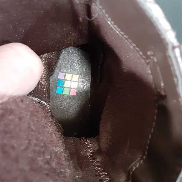 HEALTHTEX Faux Leather/Realtree Camo Boots Velcro/side closure. Like New Size 4C - Picture 10 of 12